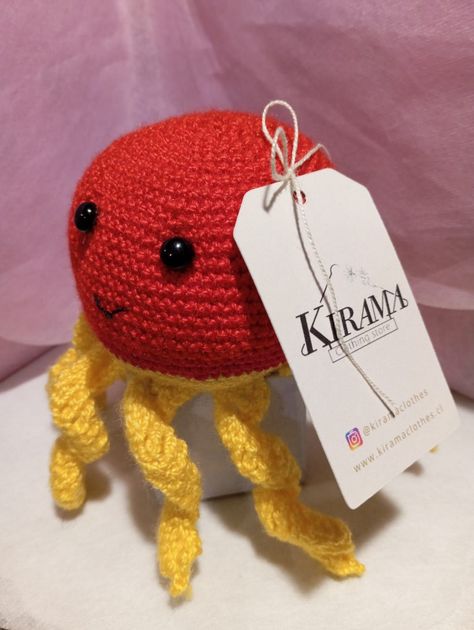 Amigurumi de Pulpo Rojo y Amarillo Tejido a Mano-2