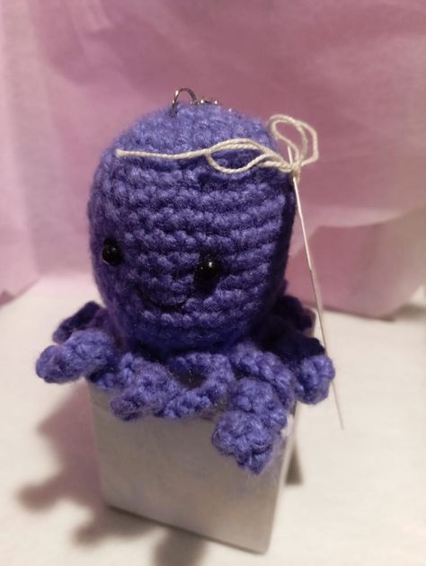 Amigurumi de Pulpo Morado Tejido a Mano -0