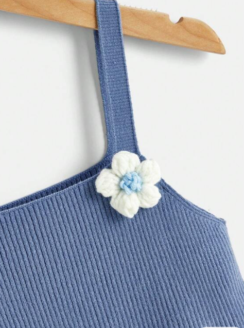 Top Crop Azul con Apliques Florales-4