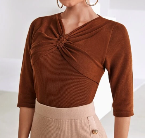 Blusa Marrón con Detalle de Anilla-5