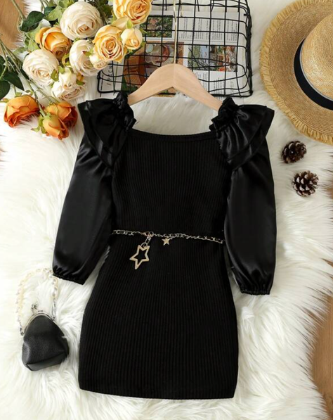 Vestido Negro Elegante con Detalles de Volante-3