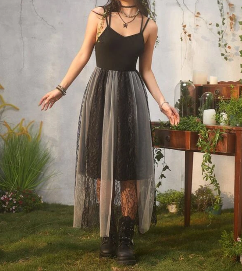Vestido Largo con Encaje y Apliques de Mariposa - Negro-1