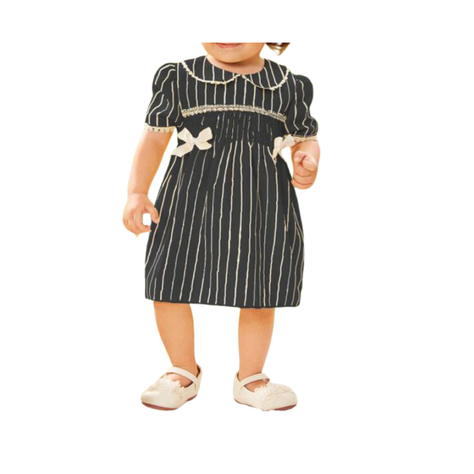 Vestido de Niña con Volante y Fruncido en Color Negro-0