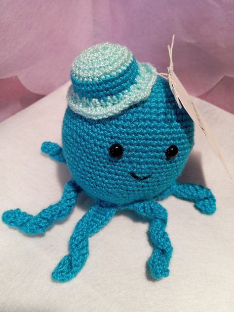 Amigurumi Pulpo Azul con Sombrero -2