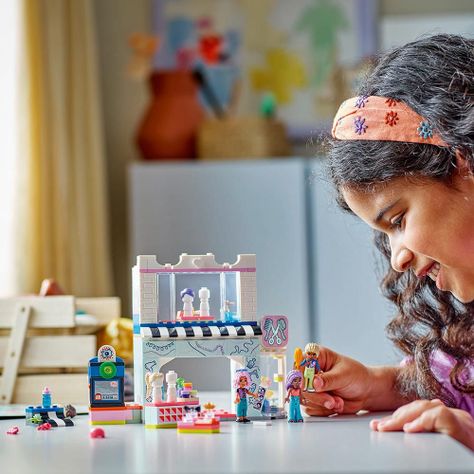 LEGO Peluquería y Tienda de Complementos (42662)-9