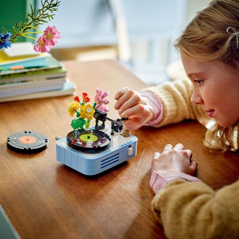 LEGO TOCADISCOS CON FLORES (31172)-5
