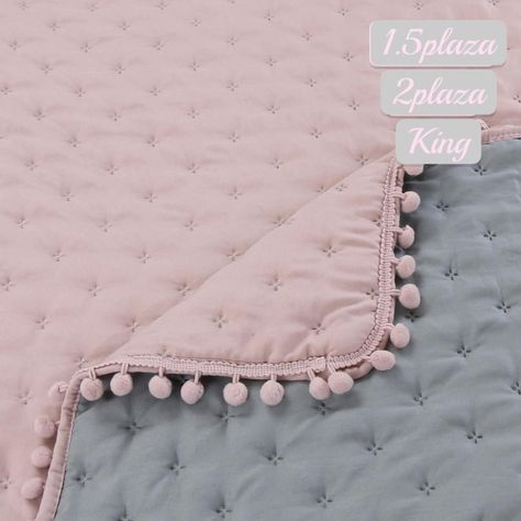 CUBRECAMA QUILT DE ALGODON CON POMPONES KING-2