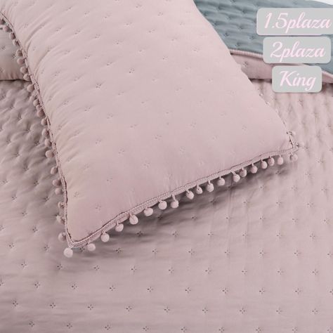 CUBRECAMA QUILT DE ALGODON CON POMPONES KING-3
