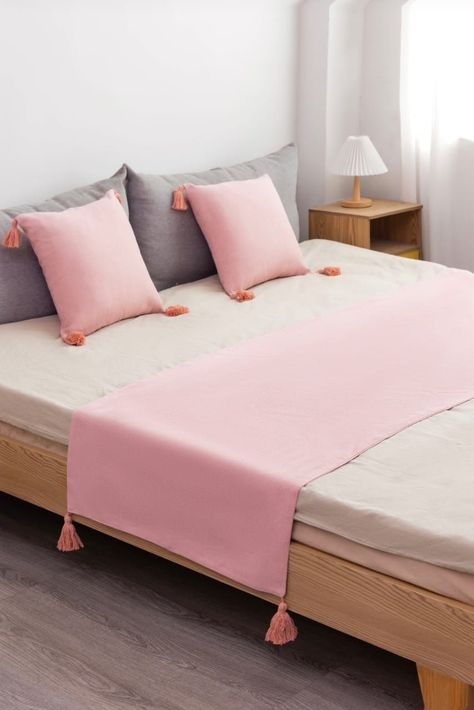 PIECERA PLUSH CON POMPONES CON 2 FUNDAS DE COJIN 2 PLAZAS Y KING-0