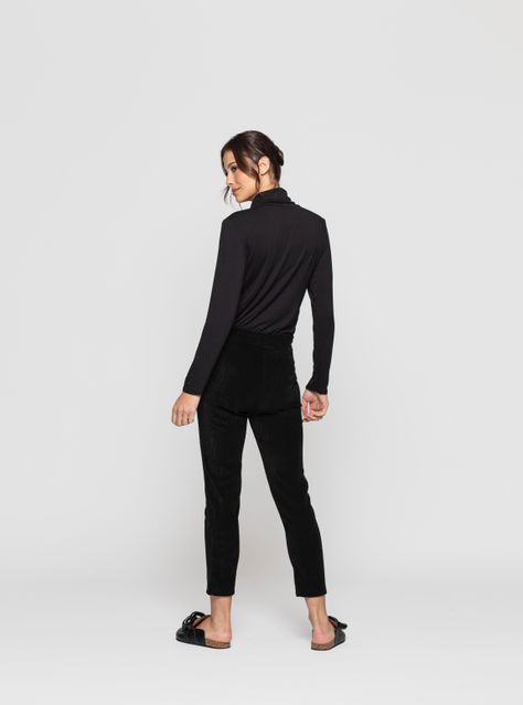 Polera Mujer Soraya Negro Lineatre-2
