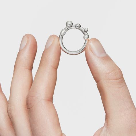 Anilla mediana de plata y detalles Hold-9