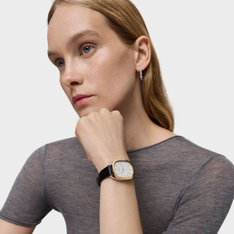 Reloj analógico de acero IPG dorado con correa de piel negra-3