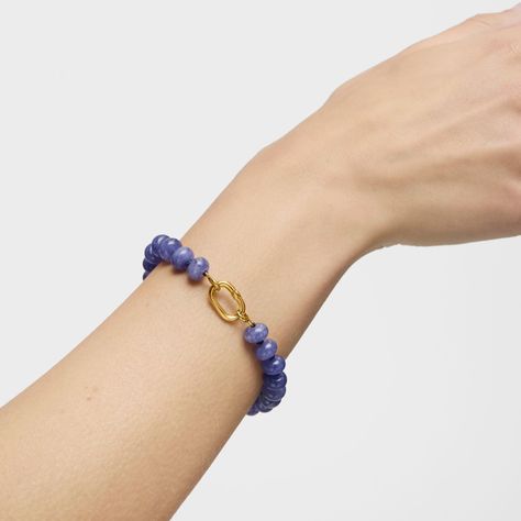 Pulsera con baño de oro 18 kt sobre plata y cuarzita azul Hold Oval-4