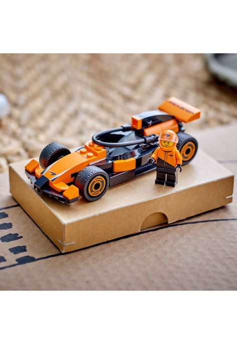 LEGO Piloto de F1 con Auto McLaren - 60442-5