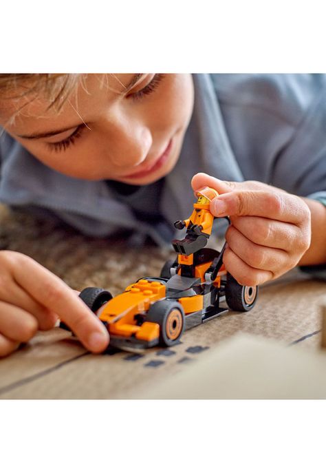 LEGO Piloto de F1 con Auto McLaren - 60442-6