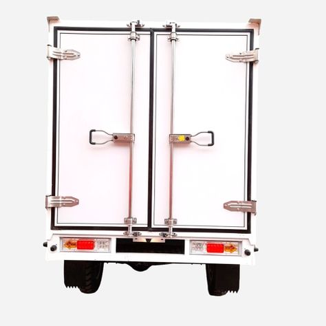 Triciclo de carga con caja cerrada y cabina-4