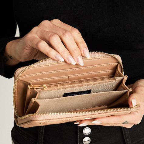 Billetera Con Tachas Camel-2