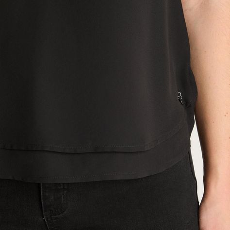 Blusa Sin Mangas Con Capas Negro-2