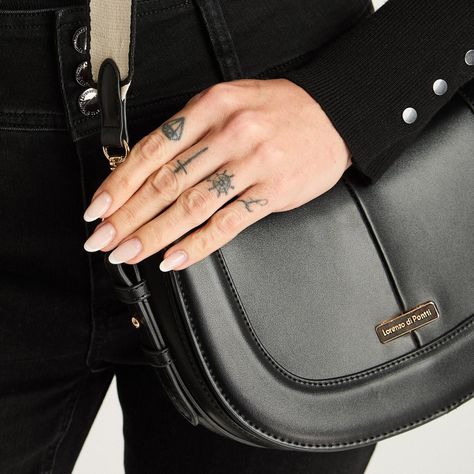 Cartera De Pu Pequeña Con Strap Negro-2