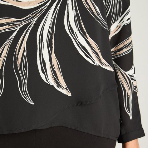 Blusa Manga Larga Escote Redondo Con Capas Negro-2