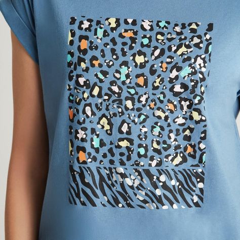 Polera azul Manga Corta Print Y Detalle En Espalda-3