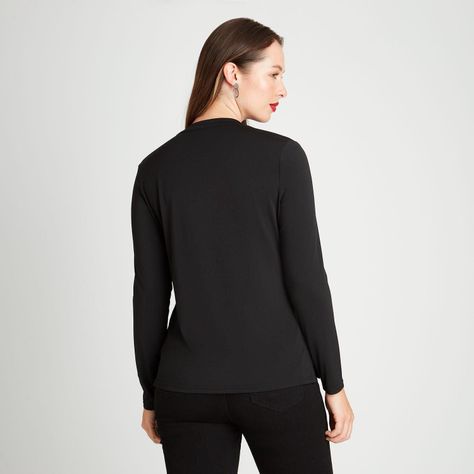 Polera Manga Larga Con Detalle en Escote Negro-1