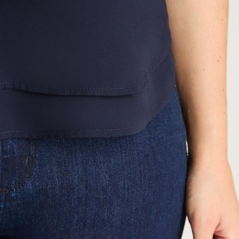 Blusa Sin Mangas Con Capas Azul-2