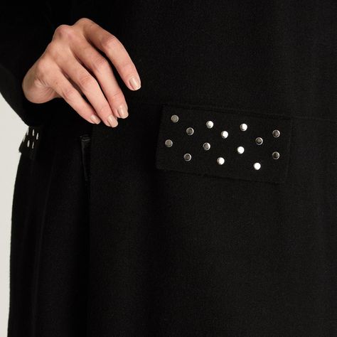 Tapado Con Aplicación De Tachas En Bolsillos Negro-1