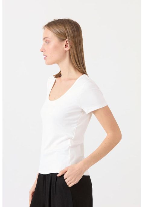 Polera blanca manga corta PRIVILEGE-0