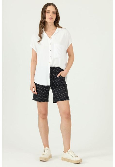 Shorts regular negro estampado-0
