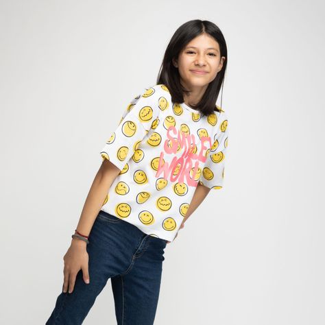 Polera Niña Full Print Blanco SmileyWorld ®-0
