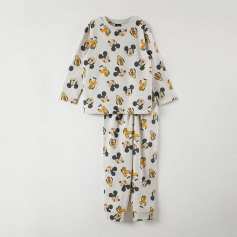 Conjunto Pijama Buzo Niño Mickey Amigos Gris Disney-0