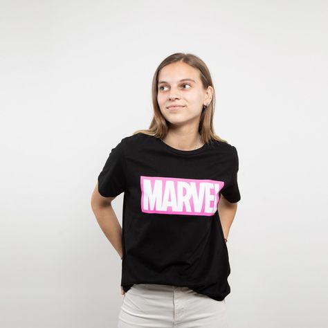 Polera Mujer Logo Negro Marvel-0