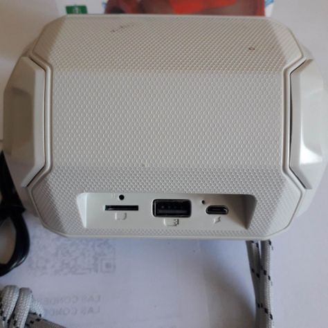 Parlante Bocina Altavoz Bluetooth Radio FM Tarjeta SD USB-3