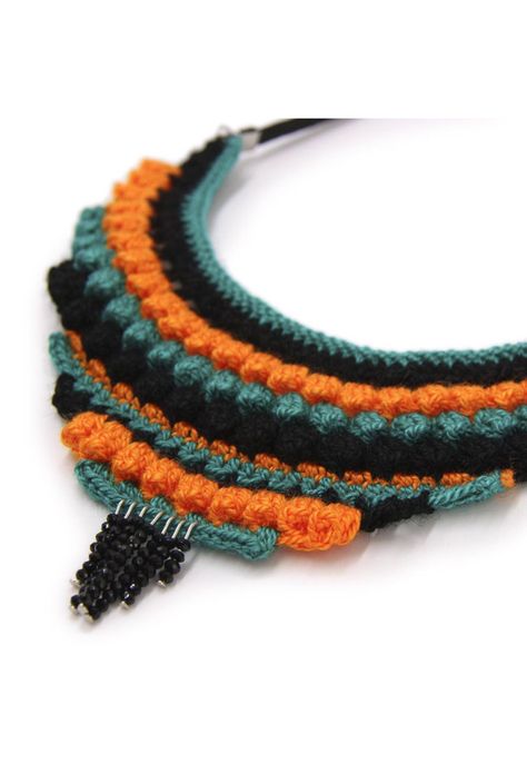 Collar tejido pirámide "Estela"-2