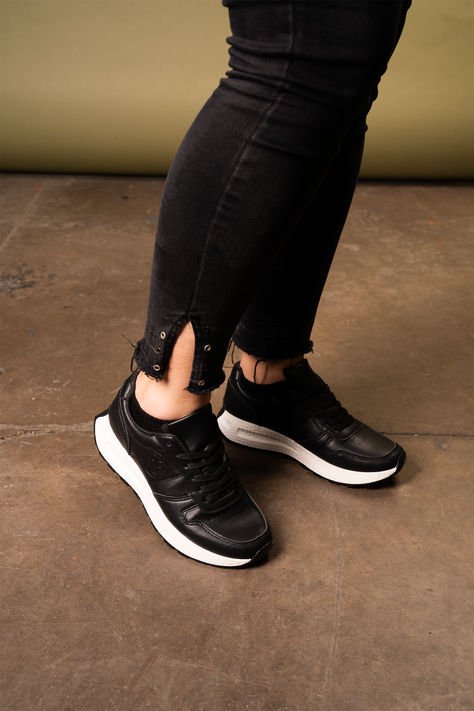 Zapatilla Mujer Negro Asenath Boteli-1