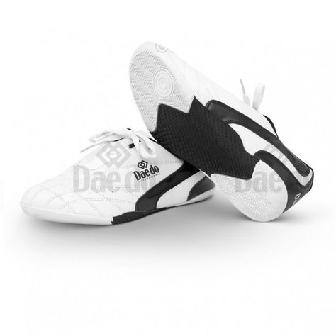 ZAPATILLA TAEKWONDO DAEDO KICK BLANCO/NEGRO C/CORDONES-0