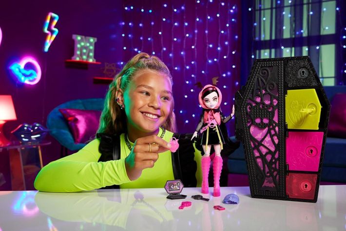 Muñeca Monster High Draculaura Skulltimate Secrets Neon -3