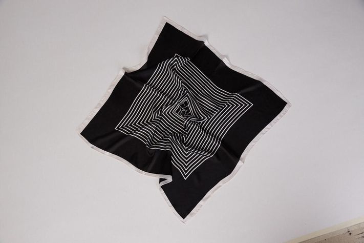 Pañuelo Satinado Mila Negro Eclipse-1