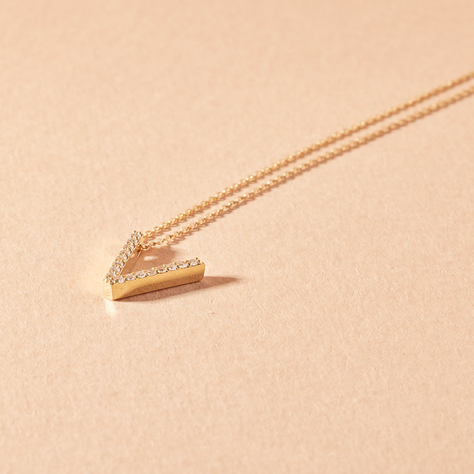 Collar Oro Amarillo 18kt Diamante Letra V 9Pts | Danielle Costantini-0
