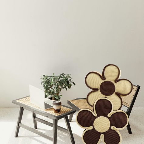 SET DE 2 COJINES DISEÑO FLOR COLOR BEIGE/CAFÉ-1