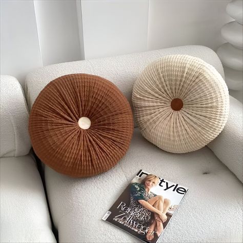 SET DE 2 COJINES DISEÑO BOTON COLOR BEIGE/CAFÉ-1