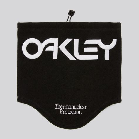 Cuello  TNP Oakley Blackout-0