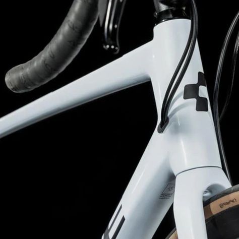 Bicicleta Ruta Cube Attain Gtc Race Flashwhite´N´Black 56 Cm/ M-4