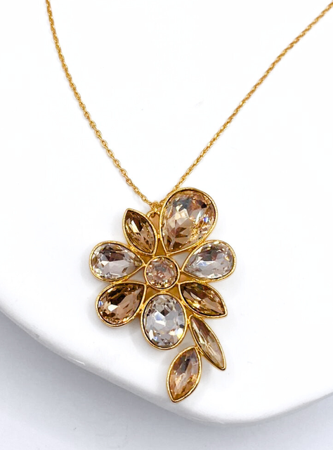 Collar Flor Multicolor en Cristales Facetados y Baño de Oro 18K-1