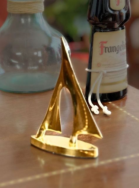 Figura Decorativa Velero Dorado-3