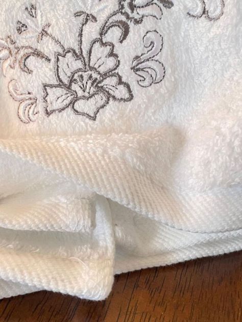 JUEGO DE 3 TOALLAS ROYAL TOUCH GRAY ( 1 de Visita, 1 de Mano y 1 de Baño)-3