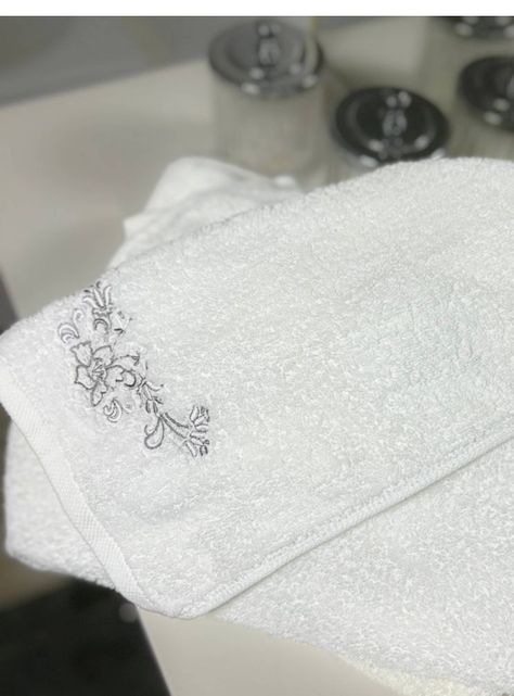 JUEGO DE 3 TOALLAS ROYAL TOUCH GRAY ( 1 de Visita, 1 de Mano y 1 de Baño)-7