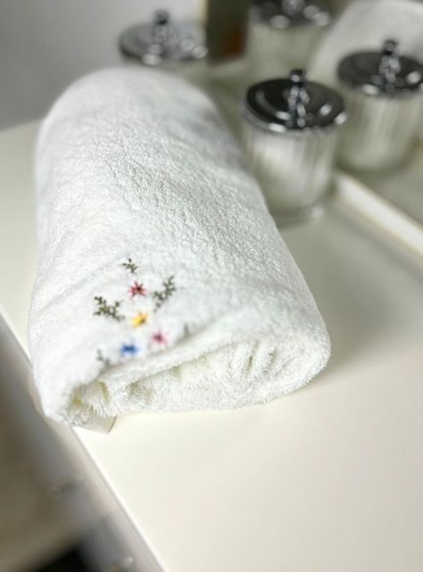 JUEGO DE 3 TOALLAS ROYAL TOUCH FLORAL ( 1 de Visita, 1 de Mano y 1 de Baño)-1