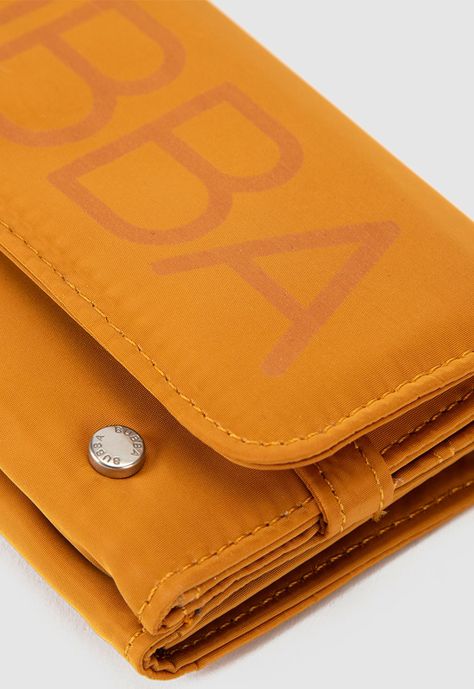 Billetera Charlotte Mustard Bubba Essentials-2